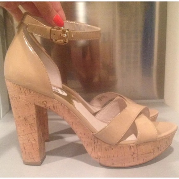 Michael Kors ankle strap sandals patent beige 10 M - Picture 1 of 11